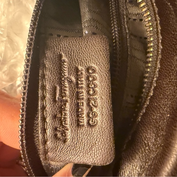 Salvatore Ferragamo Suede & Leather Shoulder Bag – Made in Italy - Picture 6 of 9